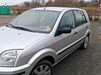 Gebraucht Ford Fiesta 105 PS (77 kW) 2003 Silber Kleinwagen