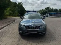 Gebraucht Skoda Superb Exclusive 140 PS (102 kW) 2014 Grau Kombi