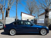 Gebraucht BMW 320 184 PS (135 kW) 2011 Blau Limousine