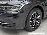 Gebraucht VW Tiguan Active 122 PS (89 kW) 2021 Deep black perleffekt (schwarz) SUV