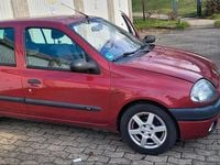 Second-hand Renault Clio II 75 CP (55 kW) 2000 Roșu Hatchback