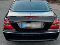 Gebraucht Mercedes E270 177 PS (130 kW) 2003 Schwarz Kleinwagen