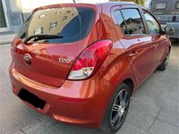 Gebraucht Hyundai i20 Edition 86 PS (63 kW) 2012 Rot Kleinwagen