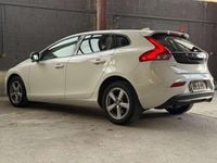 Gebraucht Volvo V40 150 PS (110 kW) 2015 Weiß Limousine
