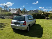Gebraucht Renault Clio II 65 PS (47 kW) 2005 Silber Kleinwagen
