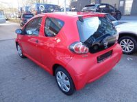 Gebraucht Toyota Aygo 68 PS (50 kW) 2010 Rot Kleinwagen