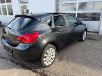 Gebraucht Opel Astra Design Edition 140 PS (102 kW) 2011 Karbonschw graphitschw midnigh Kleinwagen