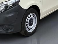 Gebraucht Mercedes e-Vito 85 kW (116 PS) 2022 Kieselgrau Van / Kleinbus