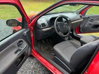 Gebraucht Renault Clio II 58 PS (42 kW) 2004 Rot Kleinwagen