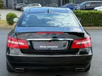 Gebraucht Mercedes E500 AMG 387 PS (284 kW) 2010 Schwarz Coupé