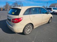 Gebraucht Mercedes B180 109 PS (80 kW) 2013 Gelb Van / Kleinbus