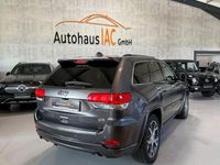 Gebraucht Jeep Grand Cherokee Overland 250 PS (183 kW) 2019 Grau SUV