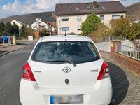 Gebraucht Toyota Yaris 101 PS (74 kW) 2010 Weiß Kleinwagen