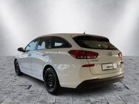 Gebraucht Hyundai i30 Select 140 PS (102 kW) 2019 Weiß Kombi