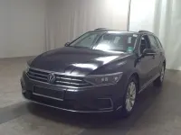 Gebraucht VW Passat 218 PS (160 kW) 2023 Deep black perleffekt (metallic) Kombi