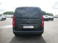 Neu Fiat Doblò Comfort 131 PS (96 kW) 2026 Blau Van / Kleinbus