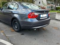 Gebraucht BMW 320 150 PS (110 kW) 2005 Grau Limousine