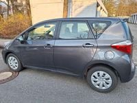 Gebraucht Toyota Verso-S 99 PS (72 kW) 2014 Grau Van / Kleinbus