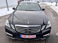 Gebraucht Mercedes E500 Avantgarde 408 PS (300 kW) 2012 Schwarz Limousine