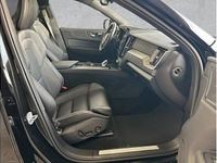 Neu Volvo XC60 Plus 250 PS (183 kW) 2026 Schwarz (onyx black / metallic) SUV