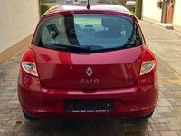 Gebraucht Renault Clio III 75 PS (55 kW) 2010 Rot Limousine