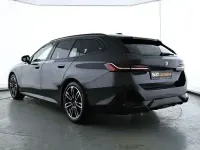Gebraucht BMW 520 M Sport 208 PS (152 kW) 2025 Grau Kombi