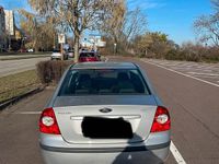 Gebraucht Ford Focus 115 PS (84 kW) 2005 Silber Limousine