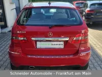 Gebraucht Mercedes B200 136 PS (100 kW) 2010 Rot Van / Kleinbus