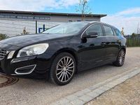 Gebraucht Volvo V60 Summum 179 PS (131 kW) 2011 Schwarz Kombi