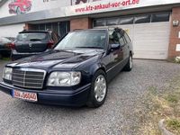 Second-hand Mercedes E320 220 CP (161 kW) 1994 Albastru Berlinǎ