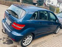 Gebraucht Mercedes B200 140 PS (102 kW) 2010 Blau Van / Kleinbus
