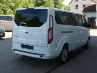 Gebraucht Ford Tourneo Titanium 150 PS (110 kW) 2023 Weiß Van / Kleinbus