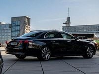 Gebraucht Mercedes E220 197 PS (144 kW) 2024 Schwarz Limousine