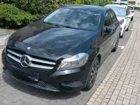 Gebraucht Mercedes A180 122 PS (89 kW) 2014 Schwarz Kleinwagen