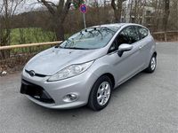Gebraucht Ford Fiesta 82 PS (60 kW) 2011 Silber Kleinwagen