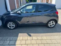 Gebraucht Hyundai i10 Trend 84 PS (61 kW) 2023 Grau Kleinwagen