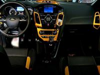 Second-hand Ford Focus ST 250 CP (183 kW) 2014 Galben Berlinǎ