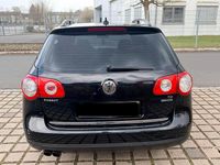 Gebraucht VW Passat 140 PS (102 kW) 2010 Schwarz Kombi