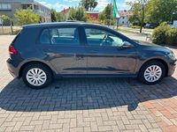 Gebraucht VW Golf VII Trendline 116 PS (85 kW) 2019 Grau Limousine