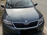 Gebraucht Skoda Rapid Active 95 PS (69 kW) 2018 Grau Kleinwagen