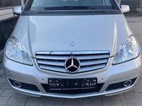 Gebraucht Mercedes A160 Avantgarde 95 PS (69 kW) 2011 Silber Limousine