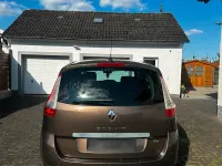 Gebraucht Renault Scénic 131 PS (96 kW) 2010 Braun Van / Kleinbus