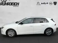 Usado Opel Astra Enjoy 110 HP (80 kW) 2024 Branco Sedan