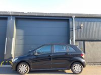 Second-hand Mercedes B160 95 CP (69 kW) 2011 Negru Monovolum