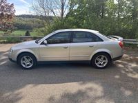 Second-hand Audi A4 2001 Argintiu Berlinǎ