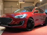 Używany Ford Focus Vignale 182 KM (133 kW) 2020 Czerwony Sedan/Limuzyna