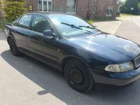 Second-hand Audi A4 193 CP (141 kW) 1998 Albastru Berlinǎ