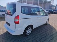 Gebraucht Ford Tourneo Courier Trend 101 PS (74 kW) 2019 Weiß Van / Kleinbus