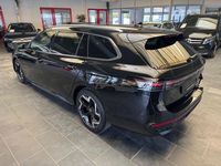Gebraucht VW Passat R-line 150 PS (110 kW) 2025 Schwarz Kombi