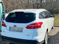 Gebraucht Ford Focus Titanium 125 PS (91 kW) 2016 Weiß Kombi